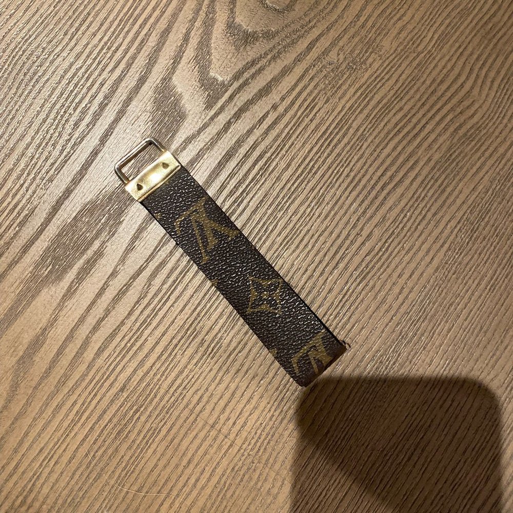 Excellent Condition Louis Vuitton Key Holder
